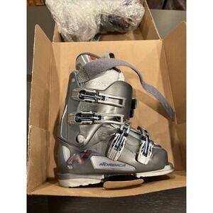 Nordica Women TermoCustom Fit Extra Warm MP245 Ski Boots Silver/ Light Gray Sz 8